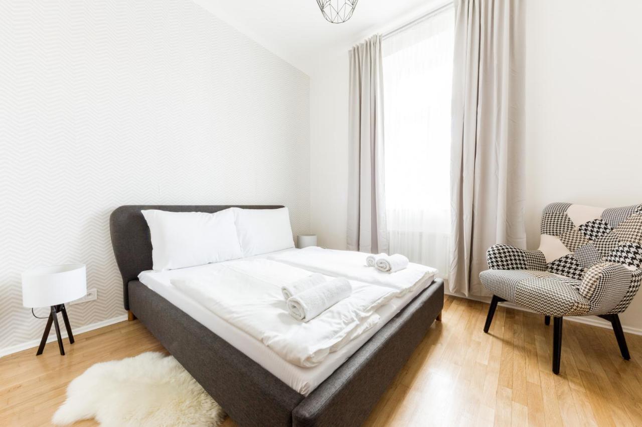 Apartment Hip Borivojova Prag